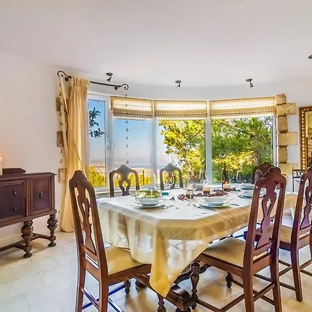 Villa Kastro Estate *